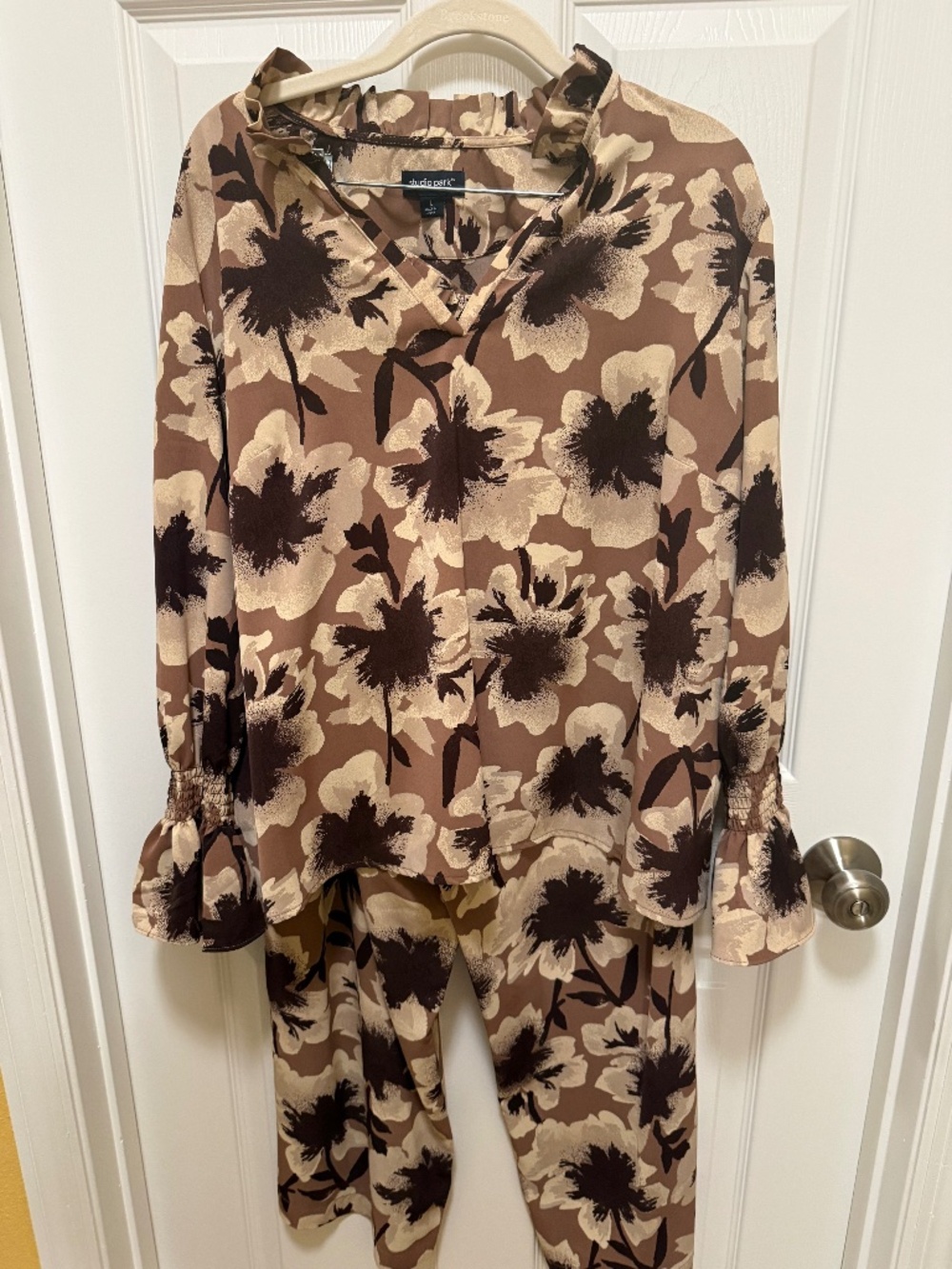 🤎 Studio Park Neutral Floral Set – Size Petite Large (14/1 6) 🤎